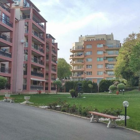 Luxury Sunrise Complex Apartment Golden Sands Bagian luar foto