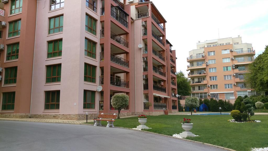 Luxury Sunrise Complex Apartment Golden Sands Bagian luar foto