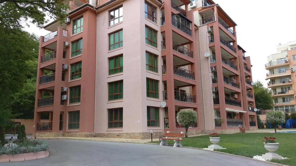 Luxury Sunrise Complex Apartment Golden Sands Bagian luar foto