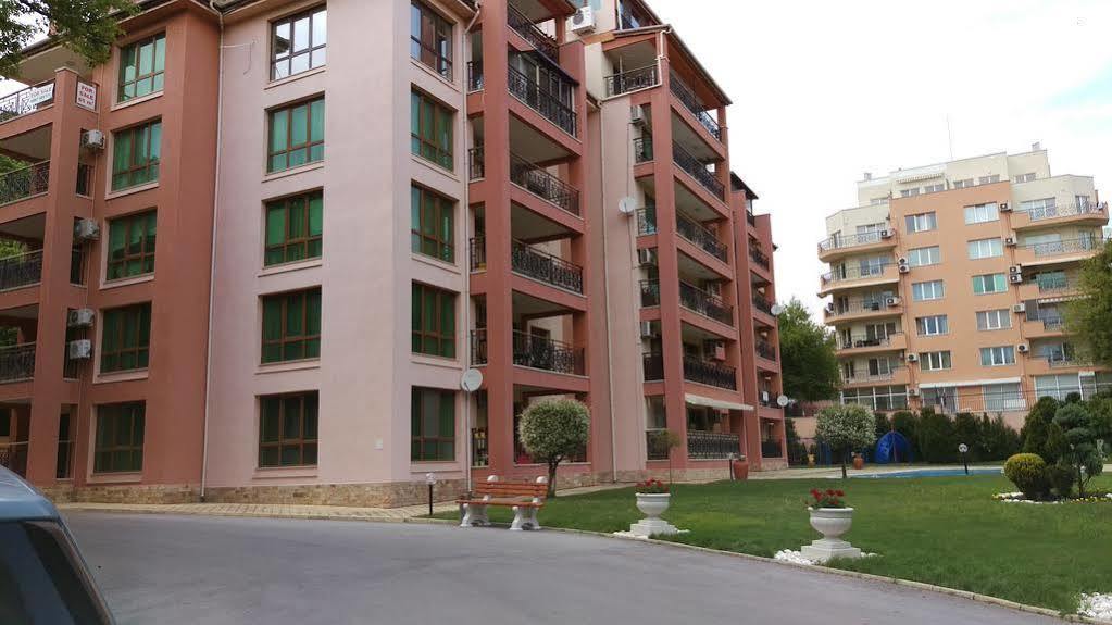 Luxury Sunrise Complex Apartment Golden Sands Bagian luar foto