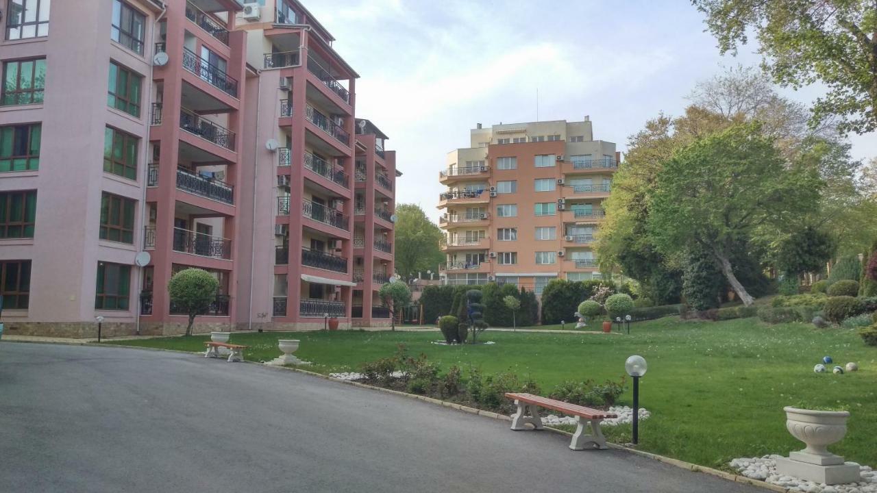 Luxury Sunrise Complex Apartment Golden Sands Bagian luar foto